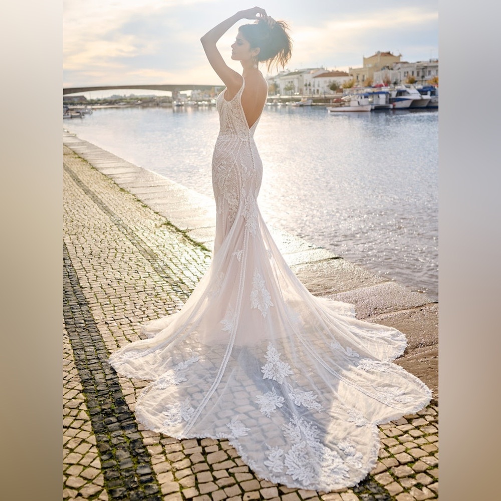 Maggie Sottero Franklynn wedding gown custom ivory glitter tulle. Size 16.